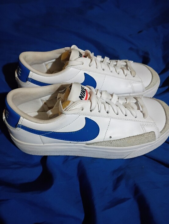 Nike Blazer Low \'77 Vintage Sneakers - White with Blue Swoosh main image 4